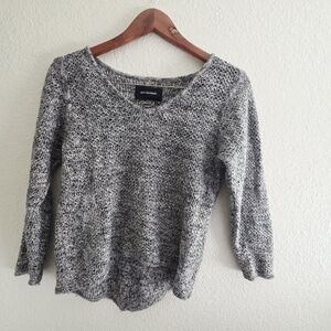 WON HUNDRED  SWEATER SMALL 15% Angora
